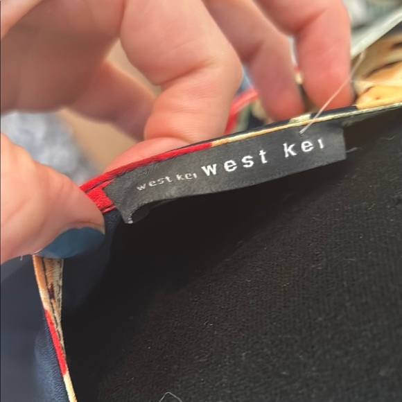 West Kei Floral Wrap Blouse, size s - Picture 7 of 7